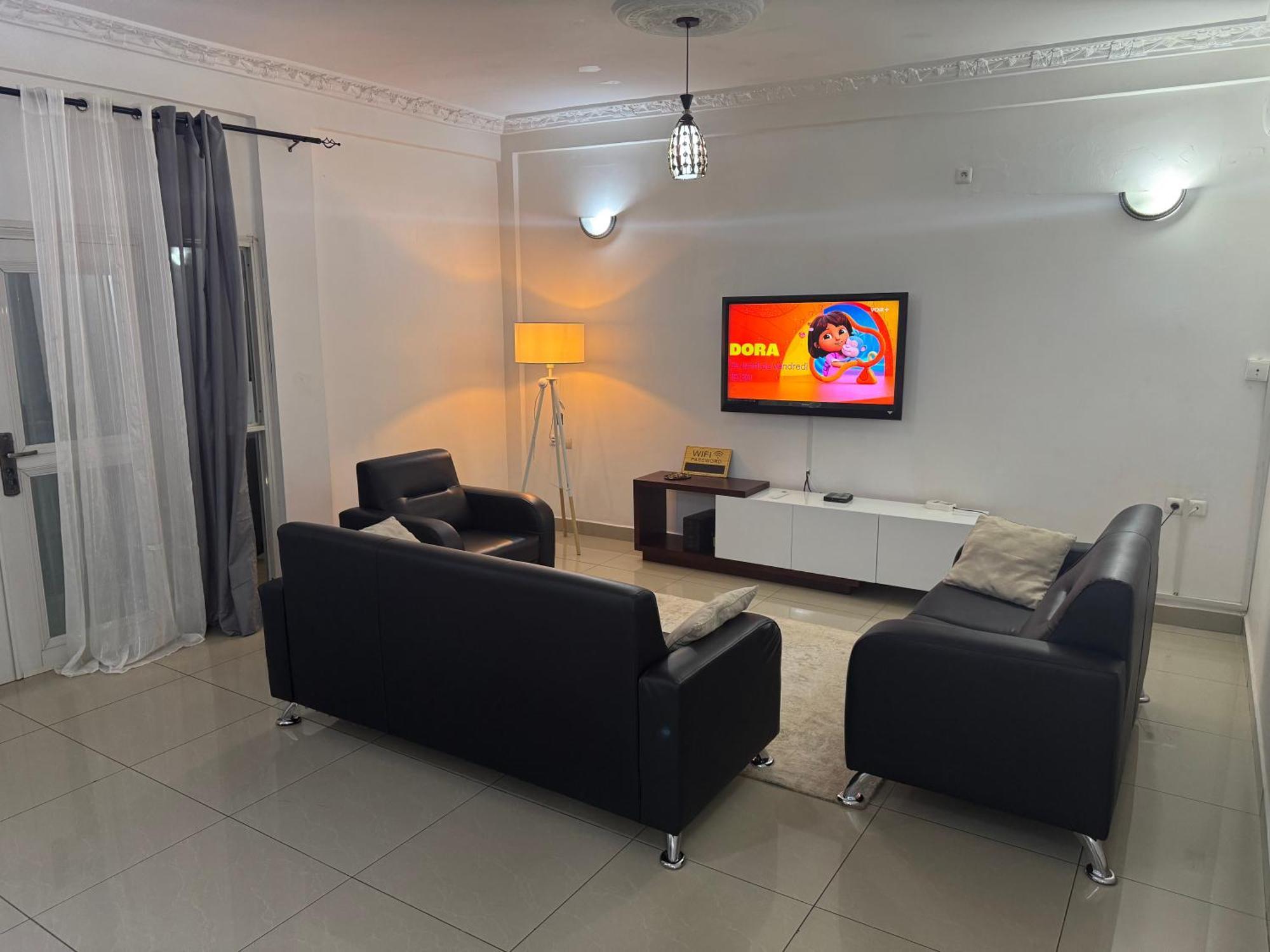Studio meublé haut standing, Wifi, TV - Yaoundé, Omnisports Esterno foto