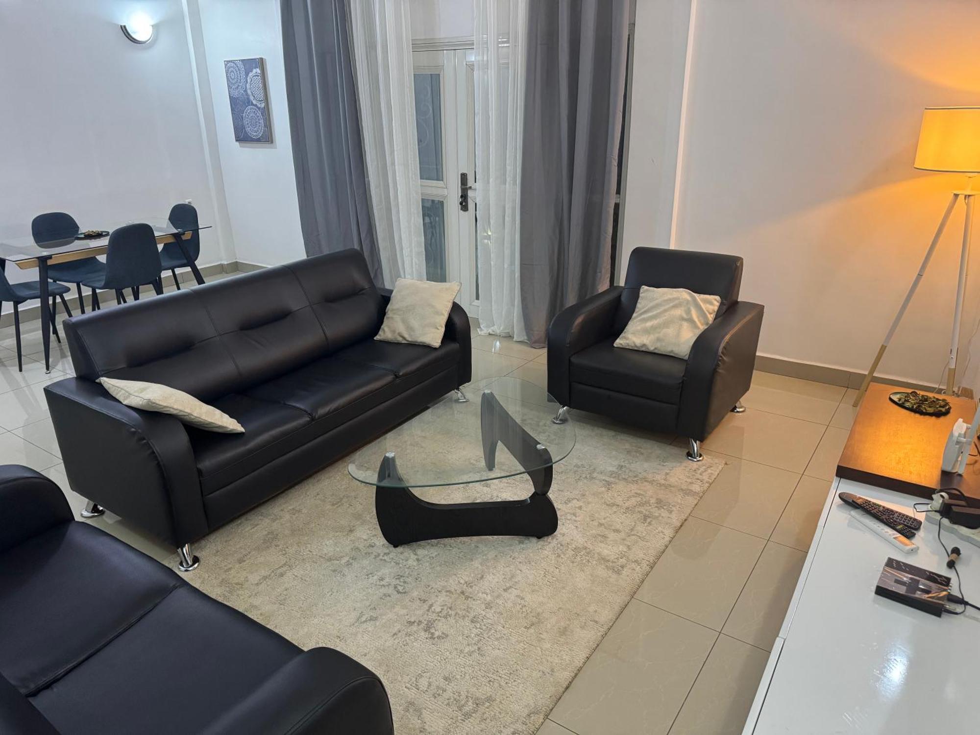 Studio meublé haut standing, Wifi, TV - Yaoundé, Omnisports Esterno foto