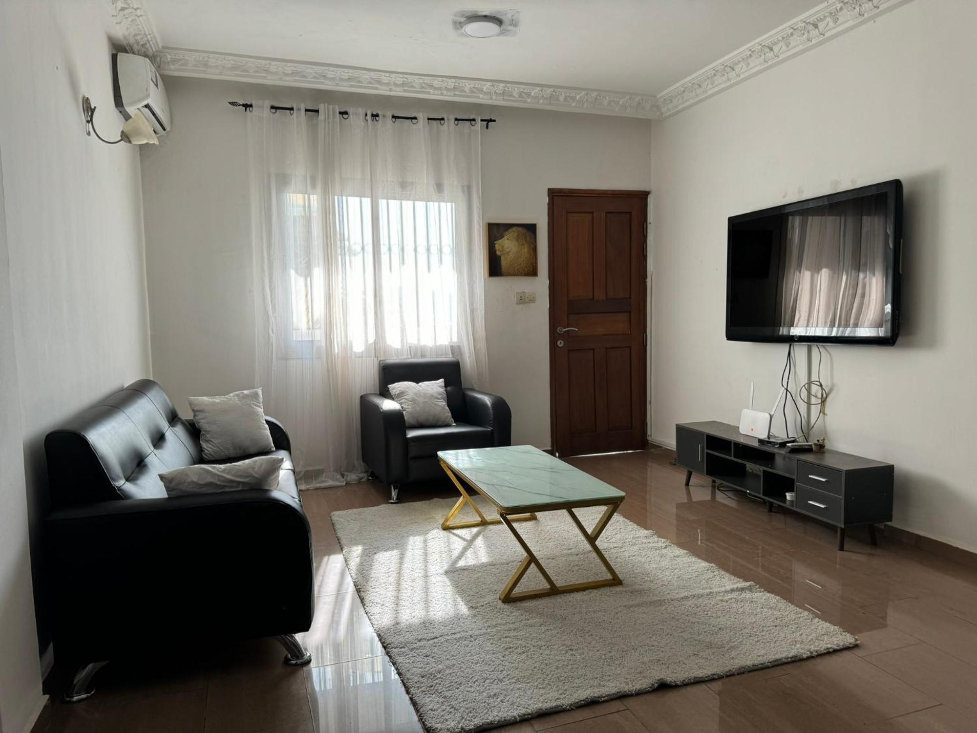 Studio meublé haut standing, Wifi, TV - Yaoundé, Omnisports Esterno foto